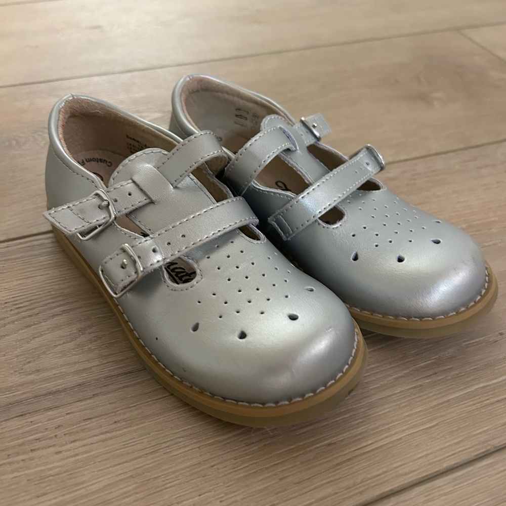 Lightly worn Footmates - only wore couple times for photos and holiday.